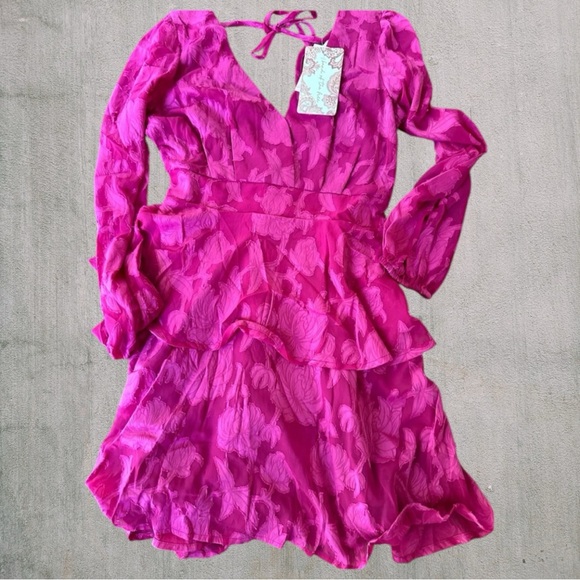 NWT B.O.G. Kiss Me Fuschia Peplum Ruffle Tie Mini Dress Size Small - Picture 1 of 10